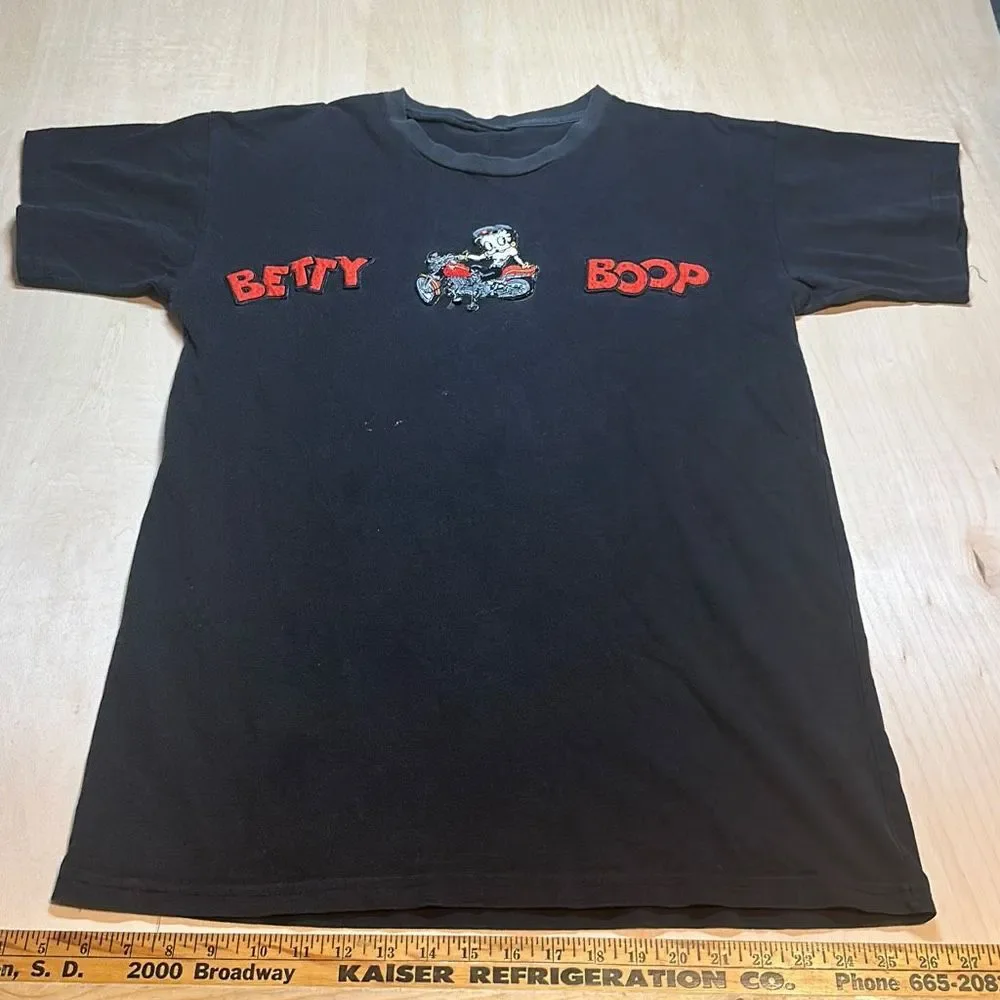 Vintage Betty Boop Spelled out Motorcycles t shirt embroidered Logo Size L - Picture 1 of 6